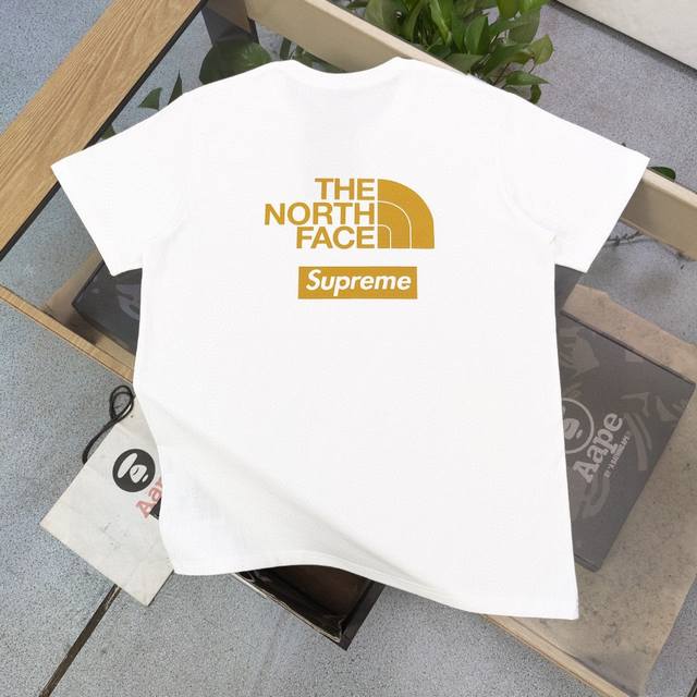 上新 款号 Tx187 夏季新款The North Facesupreme联名北面Tnf经典烫金字母图案Logo字母印花休闲情侣圆领短袖T恤 独一无二的活性环保