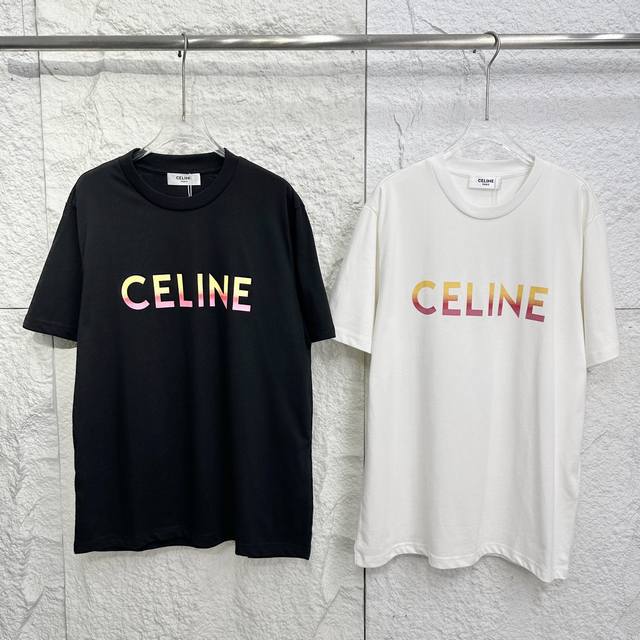 顶级原版复刻 Celine赛琳 Fw22 彩色渐变字母Logo圆领宽松短袖T恤 男女同款 还在寻觅一件能展现独特品味的T恤 Celine赛琳的这款圆领宽松短袖T