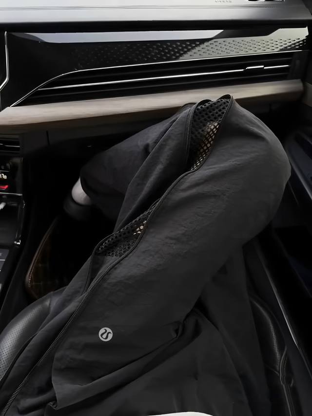 露露乐檬 Lululemon 被追着问的神裤 Lululemon 这款帅炸 宝子们 今天必须安利 Lululemon 这款男女同款两穿神裤 融合美式机能风与夏日