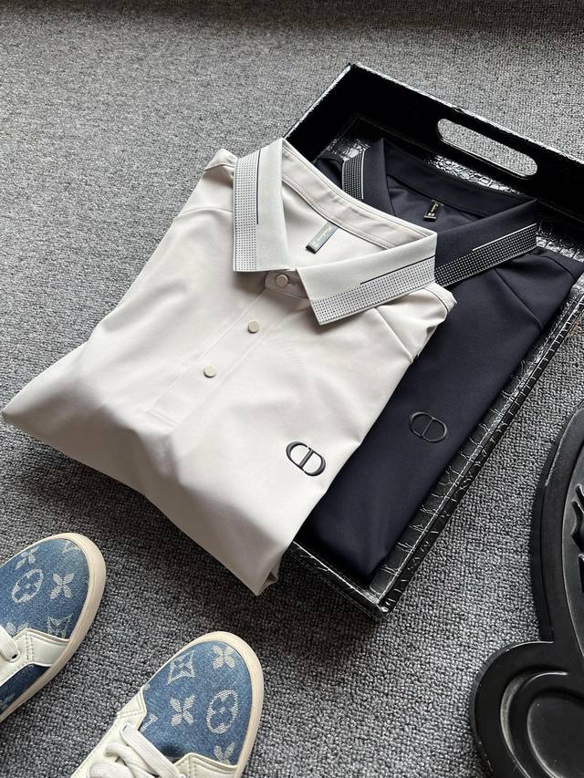专柜顶奢polo衫 人气爆款 Dior 迪奥专柜新品Cd款高奢无缝短袖polo衫 恒隆在售万元级 款号 2577 迪奥家今年高端定制液氨锦棉面料 拿到手第一感觉