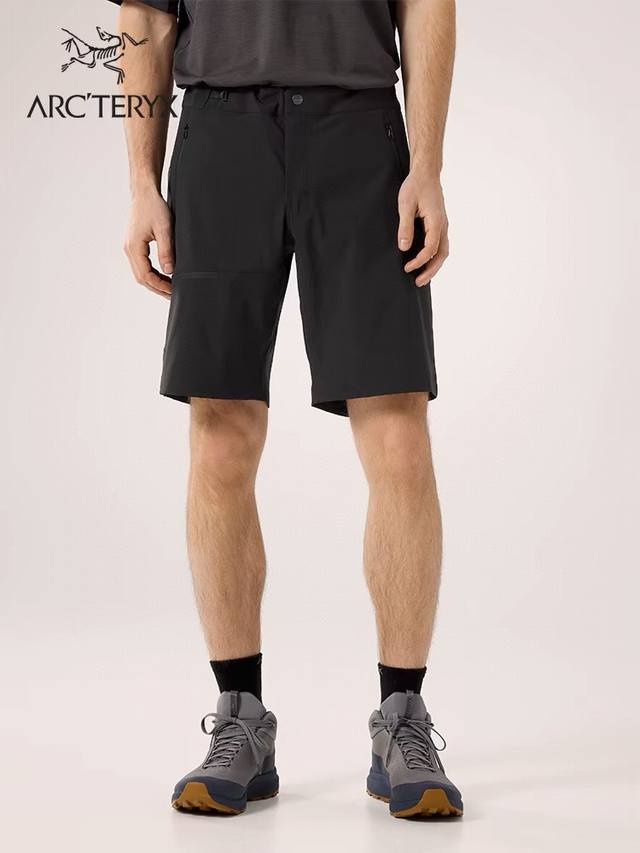 男款官网同款Arc'teryx 始祖鸟 男子刺绣软壳小标速干短裤 三标辅料齐全 区别市场垃*货 aequora Airperm软壳面料带来富有弹性的表现力 让你