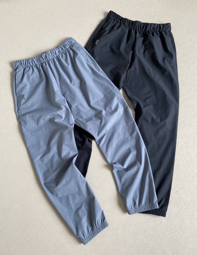 on昂跑 Focus pants 新品 Focus 系列女款运动长裤 新款线上1090 面料是舒适柔软的弹力面料 非常适合运动和日常穿 跑步 瑜伽 普拉提穿都很
