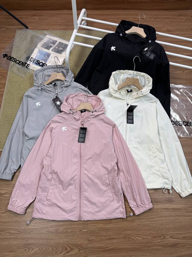 dst迪桑特25Ss春夏新款女版皮肤衣防晒服. 户外出行必备 .春夏就得备这样的防晒速干外套 无论是外出开车骑行垂钓还是跑步都苾备 客供定制四面弹的面料 透气性