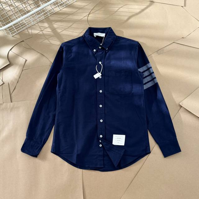 tb法兰绒色织四条杠衬衫 货号 908 thom Browne 汤姆布朗 新款Tb经典法兰绒色织四条杠磨毛衬衫 意大利制造小标产地 高支高密定制面料 法兰绒加厚