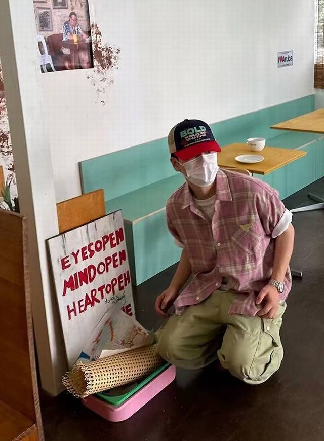 prada 2025Fw 普拉达复古简约撞色格纹衬衫短袖 整件衣服立体对位裁剪 耗时耗料 手感细腻 上身舒适 外穿内搭都很阳光 自带慵懒风 无论男女上身都是很百