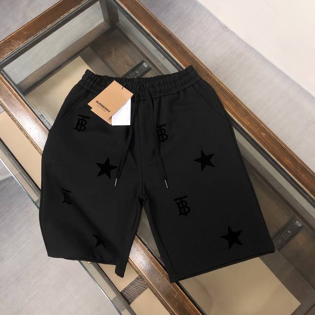 burberry 巴宝莉 24Ss最新款夏季休闲短裤 男女同款 定制棉质面料 手感舒适 非常细腻舒服透气.....腰围带有包边设计 五金带有标志性Logo 满印