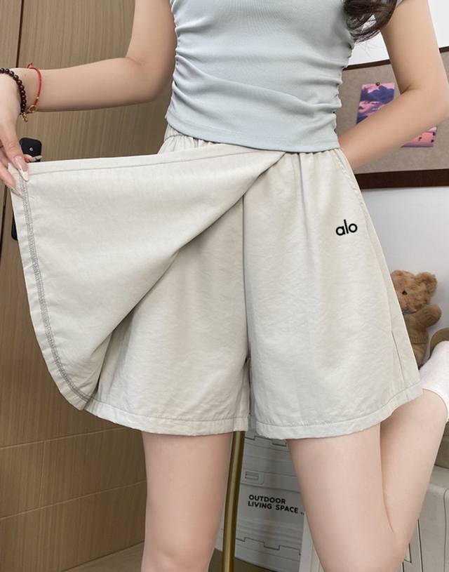 alo山本工装裙女新款夏季薄款外穿宽松休闲五分裤冰丝运动短裤 ~冰丝面料自带冰感 ~原版质量 吊牌领标 水洗 包装袋 设计师说 我猜你们Yi定缺少一件像裙子一样