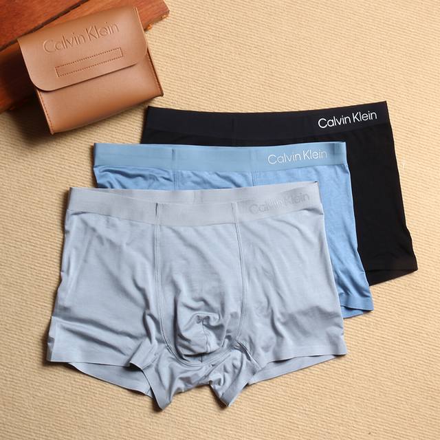 calvin Klein Ck男士50支莫代尔经典平角内裤 柔软舒适 触感柔顺 轻薄透气 丝滑垂顺 面料采用科技单向导湿 保持干爽 告别闷热 清凉触感 细腻质感