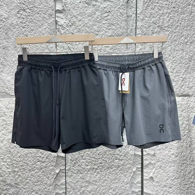 昂跑On 2025专柜新款男士不过膝短裤 On昂跑9 Core Shorts2025春夏新品男士7英寸跑步短裤 宽松版型 裤脚全压标工艺 咱也不知道起啥作用 就