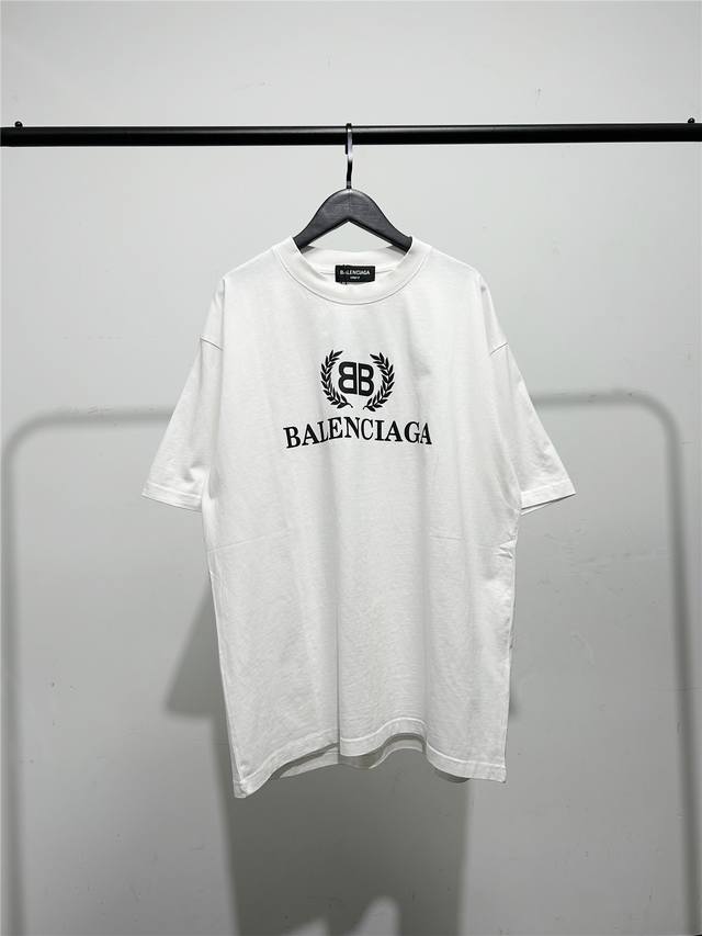 高版本 质量很好 原版包装 2025年新款巴黎世家 Balenciaga男女同款麦穗印花短袖T恤 经典款非常好看 此款尺码偏大 最小Xs穿到145斤左右 最大穿