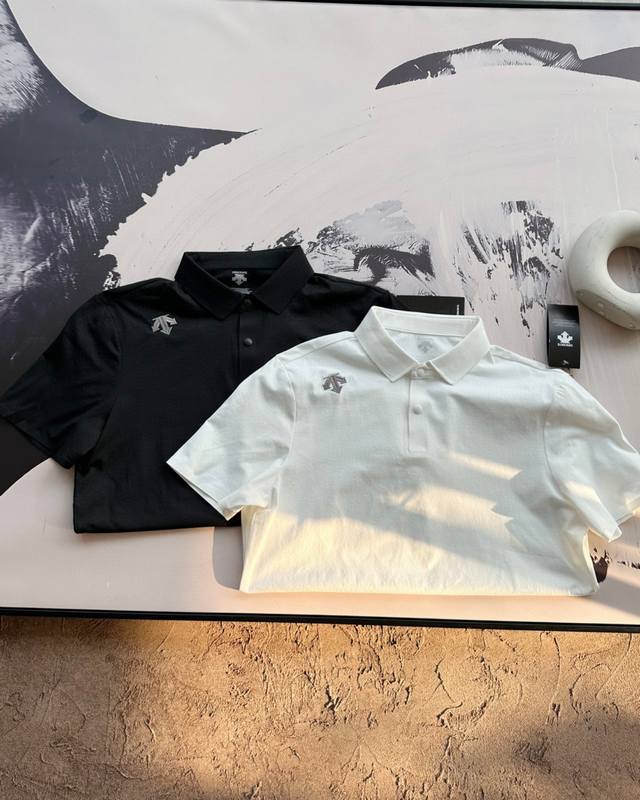 上新 descente 迪桑特 Ss25新款刺绣标高端户外运动健身透气速干科技面料户外短袖T恤polo衫 掌柜推荐 高品质高版本 -面料 采用7A级抗菌面料有效