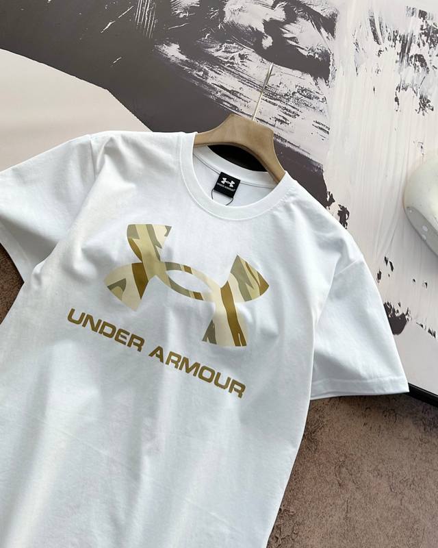 上新 官网同款 under Armour 安德玛 露营 Camping系列 舒适柔软速干短袖T恤 男女同款 双面液氨面料升级 采用日本液氨丝光工艺双面处理 液氨