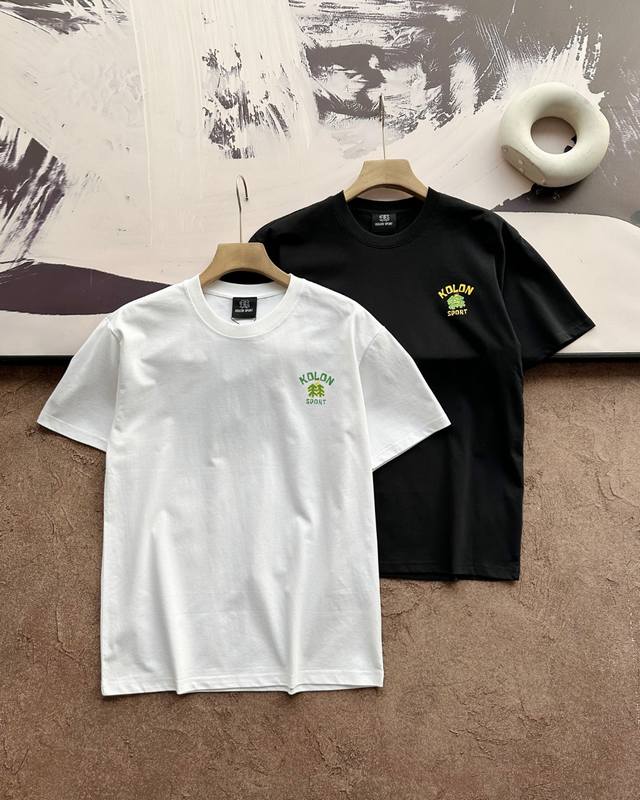 上新 kolon Sport 可隆25Ss新款短袖T恤 官网同款 男女同款 双面液氨面料升级 采用日本液氨丝光工艺双面处理 液氨技术能使棉纤维膨胀后收缩 比普通
