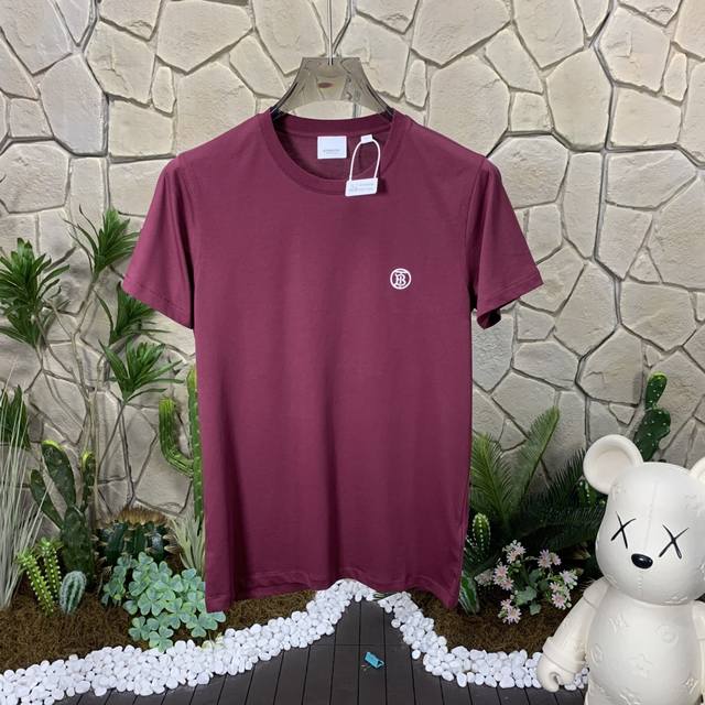 panda版本 供货 #代购级 巴宝莉 Burberry博柏利 纯色Logo刺绣短袖T恤 石榴红 秒杀市面上一切版本 只能说根本就不是一个级别的存在 不管是材质