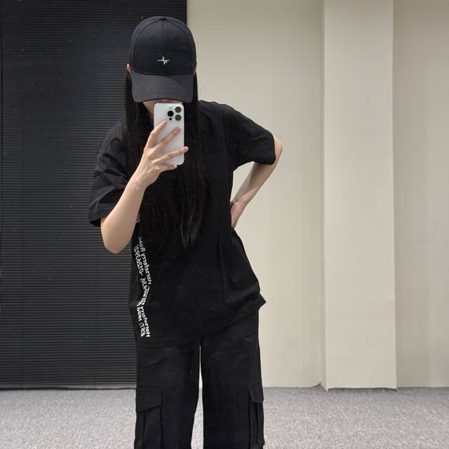 Bbr 短袖 地图字母印花 黑色 上身展示 模特试穿 Xxs 码 身高 162Cm 47Kg 宽松