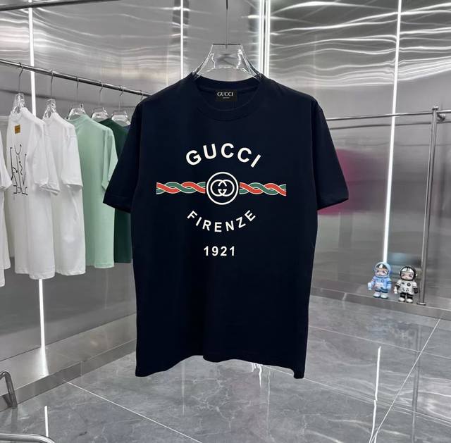 gucci麻花Logo系列 专柜款复古情侣 印花短袖T落肩袖 重磅280G精梳棉材质 透气舒适 版型宽松 进口外贸级专柜印花 随意搓洗不褪色不变形 情侣款 男女