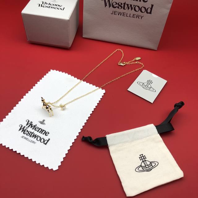 Vivienne Westwood西太后项链顶级最高版本 重磅来袭通过关系搞到一批海关扣押的西太后项链 全球最火的款式之一 可以承载岁月的经典之作 永不过时 独