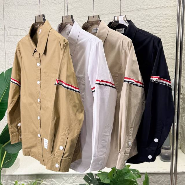 上新 Thom Browne Tb牛津布色织织带衬衫 男女同款外套采用原版一比一牛津布面料 原版拆解开发 一比一定制的小标 领标 水洗 吊牌 五金等等 原版分解