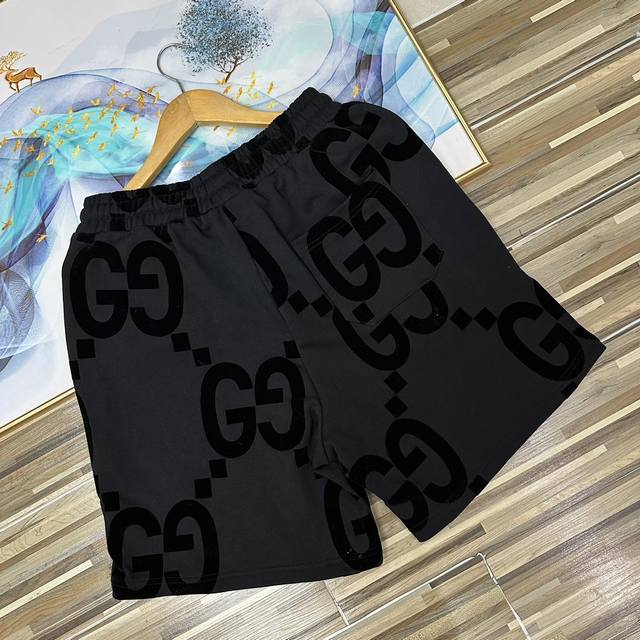 上新 单短裤 高版本爆款来袭最新款Gucci古驰双G互环植绒大Logo男女情侣款短裤 今夏天为我们可爱的小伙伴们推荐一款超好看的短裤 Gucci 古驰 Gg 织