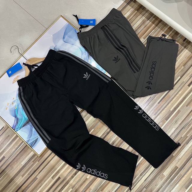 上新 店主力荐好货 牛奶般丝滑 夏季轻盈透气三叶草情侣款男女同款万针刺绣立体饱满三叶草Adidas阿迪达斯三条杠Logo男士休闲运动裤个性时尚青年 鬼佬订单多出