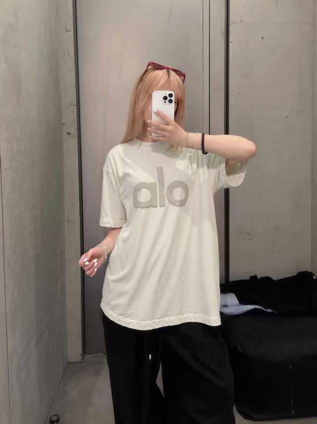 更多潮咖上新型Look: