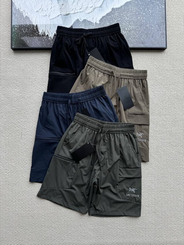 Arc'teryx Gamma 始祖鸟 春夏新品男子户外机能工装短裤 梭织立体拼接工装大口袋五分短裤 字母刺绣Logo 东西非常棒 尤其是这种工装式短裤造 价相