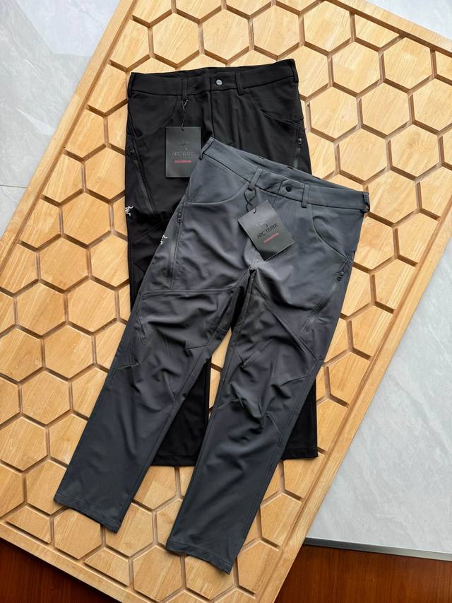 Arc'teryx始祖鸟 Konseal pant 透气 男子刺绣休闲长裤 裤子采用耐穿 防泼水的面料制成 内侧柔软提高了贴身舒适性 简洁的弹性腰带和多个口袋提