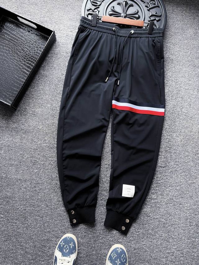 特价清仓福利 顶级冰氧蚕丝 库存 3Xl 15 4Xl 8 人气爆款 Tb 汤姆布朗专柜新品拼接织带冰氧蚕丝长裤 恒隆在售万元级 款号 2229 汤姆布朗家今年