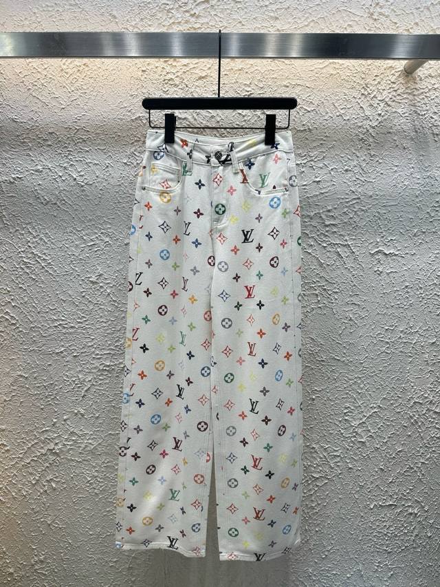 louis Vuitton Lv 驴家定制纽扣满印彩色老花四叶草字母印花牛仔裤长裤 款号 25670105765 颜色 白色 尺码 Sml s腰围64裤长102