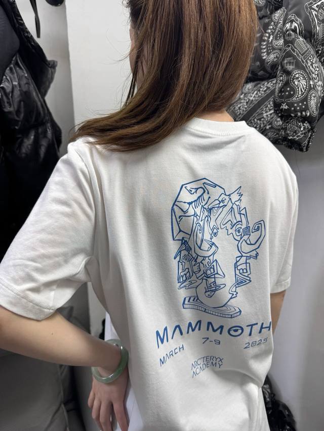 高品质 品名 始祖鸟 Arc'teryx 春夏新款联名猛犸象印花 宽松男女同款圆领纯棉短袖T恤 版型 宽松版 面料 330G全棉精梳棉 颜色 白色 尺码M-L-