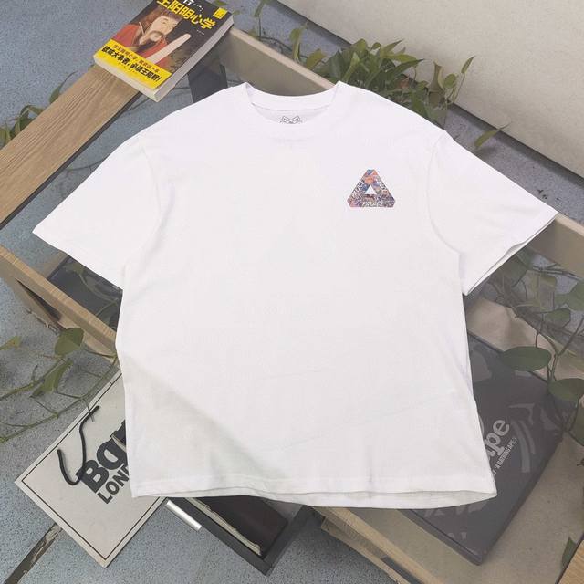 上新 款号 Bm001 高版本 2025新款palace Tri-Sticker pack三角形涂鸦Logo印花休闲情侣宽松短袖T恤 经典永远不会过时 人手必备
