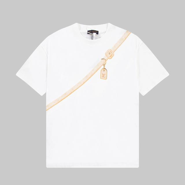 上新款号 B191 louis Vuitton 路易威登 秀场限定斜肩挎包图案压花短袖T恤 定制260克同缸染面料 手感非常舒服 春夏最新砖柜同步 Os落肩版型