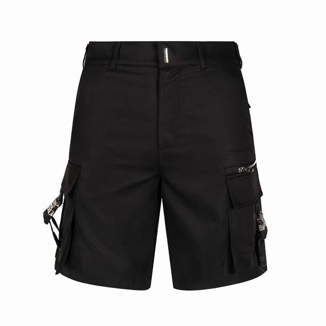 Given Gvc 24Ss锁扣工装短裤 主料为弹性锦纶面料 面料微弹且非常透气 夏天穿也不热 独立开模定制腰头扣 拼接部位为皮革 可调节腰围大小 裤脚多口袋魔