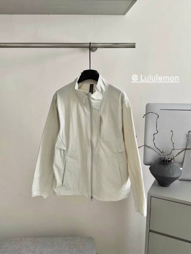 Lulu Lemon Sojourn 白色