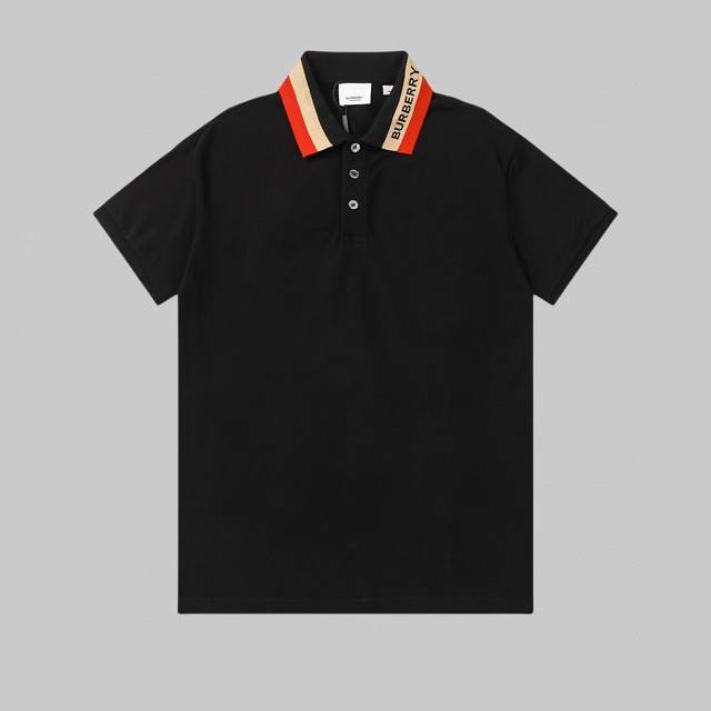 高品质 burberry新款 珠地棉开筒反领短袖 舒适透气 洗水不变形不缩水 经典简约 精致时尚 细节呈现高端品质 男女同款 颜色 黑色 卡其色 码数 S-2X