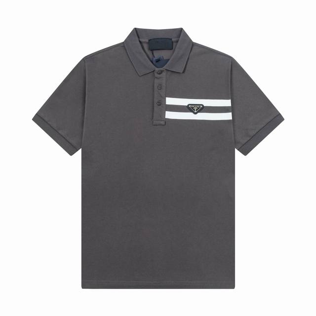 品牌 普拉达 prada 面料 纯棉丝光珠地 克重 260 颜色 黑色 灰色 卡其 蓝色 尺码 M-Xxl 原版定制1 1细节还原 三标Logo齐全 高端定制