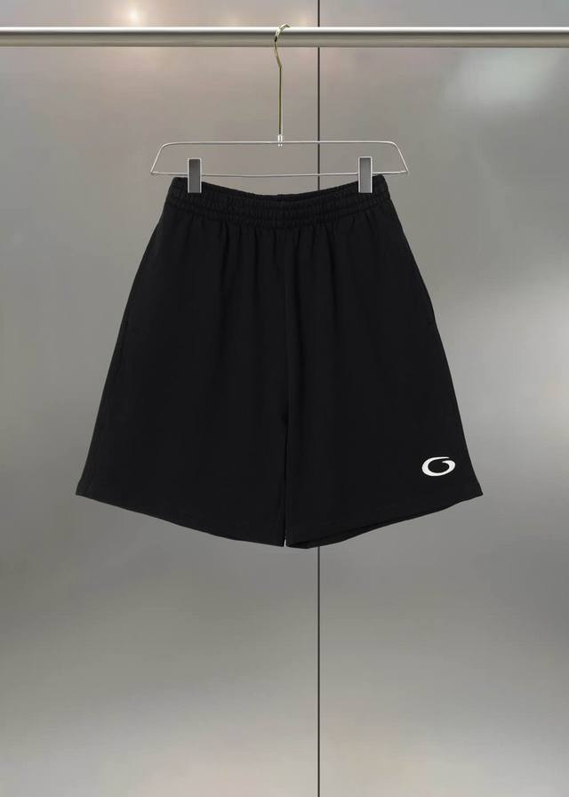 Balenc Aga 巴黎运动字母刺绣短裤 宽松版型 男女同款 男女同款 区别市场货 工艺 正面进口机百灵达立体刺绣 尺码 S M L 颜色 黑色 编号 Bal