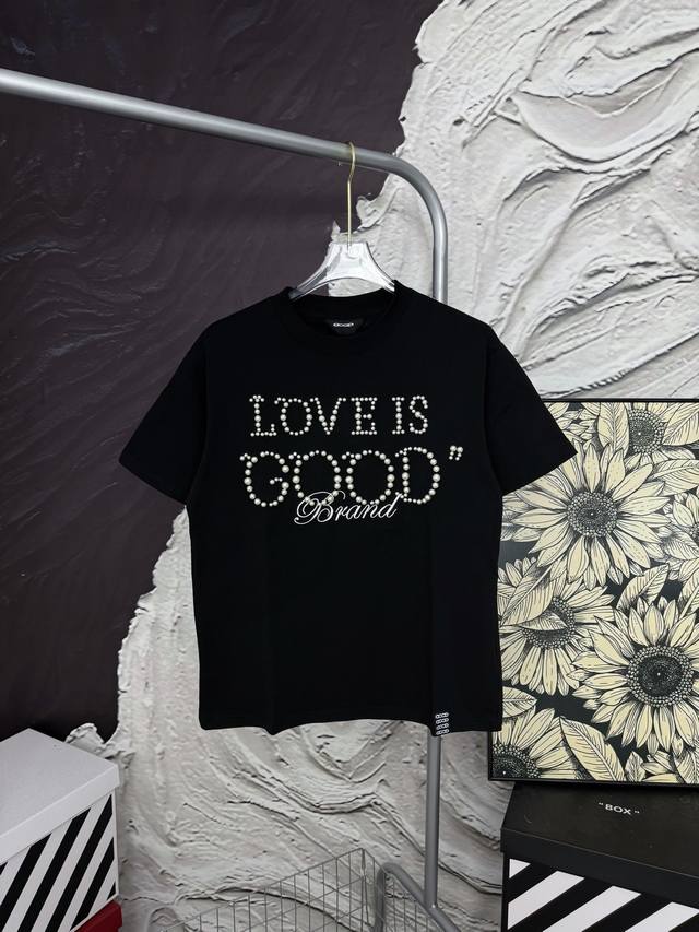 款号Aa5 0 good 珍珠刺绣短袖 goodbrand专柜同款 采用 G纯棉面料 32支双纱 拿手上非常有质感 立体 大气 夏天百搭好穿 简单大气 采用Os