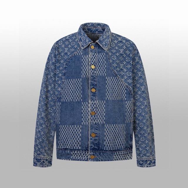 LV 高版本 louis V* X Nigo联名系列2.0牛仔套装 撞色缝线牛仔 工装夹克采用波浪式细节设计 装饰撞色牛仔布镶面 以全幅 Monogram 图案