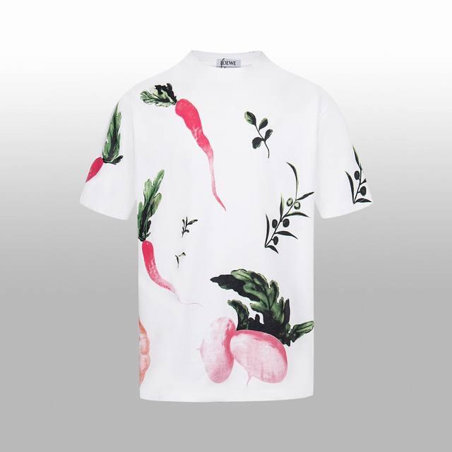 高版本 Loew* 春夏新款短袖T-Shirt 欧洲数码直喷技术 260克高克重棉感面料 挺括有型 图案清晰如手绘 无性别穿搭 情侣闺蜜可同款演绎 单穿慵懒随性