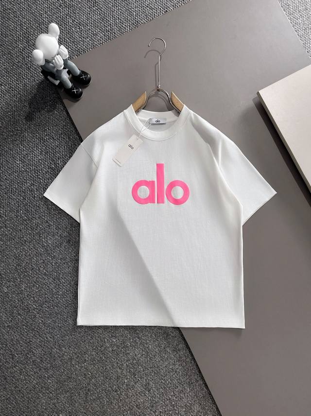 Alo* 2025春夏款上新 原高版本 alo 面料采用270克高密度纯棉 不变形 不缩水 工艺介绍 双线走位 胸口发泡印花+后背彩色发泡印花 颜色 白粉色 s