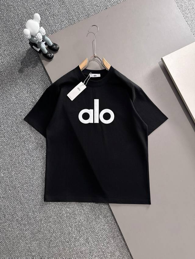 Alo* 2025春夏款上新 原高版本 alo 面料采用270克高密度纯棉 不变形 不缩水 工艺介绍 双线走位 胸口发泡印花+后背彩色发泡印花 颜色 黑白色 s