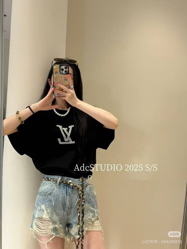 款号 Hmy139# 模特咨询图组 lv 路易威登 珍珠打泡珠情侣款短袖T恤 正儿八经280克纯棉双砂面料 所有面料均已提前做过缩水 品质第一 所见即所得 不会