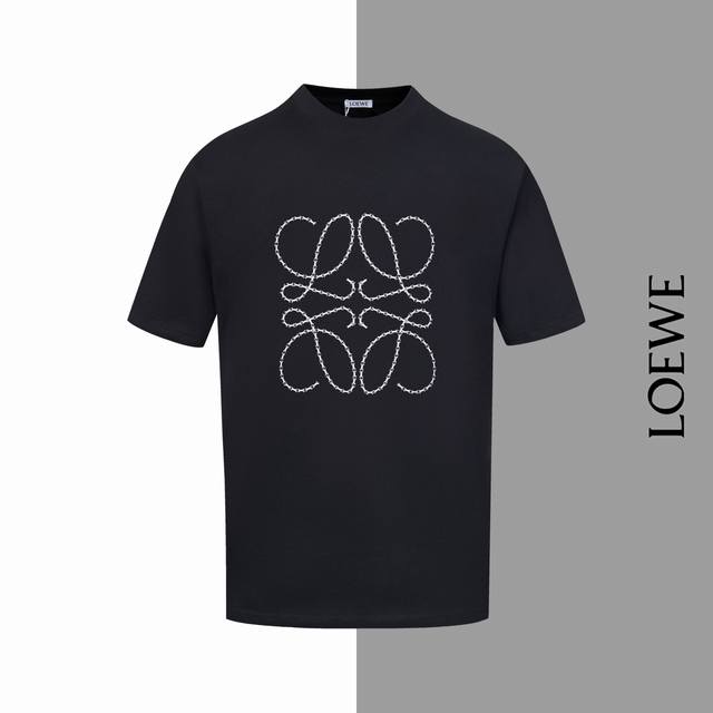 款号#Z35 罗意威大标线条刺绣圆领短袖 loewe 官网一致款式 面料 32支双纱280克纯棉面料 同缸同色织染螺纹 颜色一致 工艺 进口机器饱满万针字母刺绣