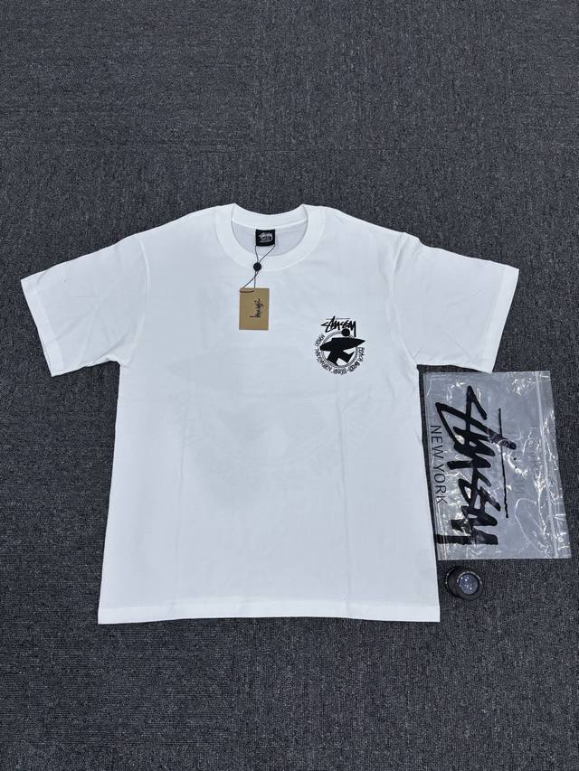 斯图西冲浪小人短袖 丝网印 圆筒布230克 款号 Xm013 尺码 S-Xl 颜色 黑色 白色 礼盒一套5 正品开版