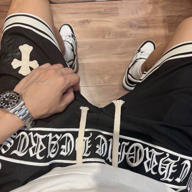 款号 9048-高端品质 Choice Herats克家皮标十字架速干织带短裤 颜色 黑 白 尺码 S-Xl s 腰围76 臀围108 裤长58 m 腰围 臀围