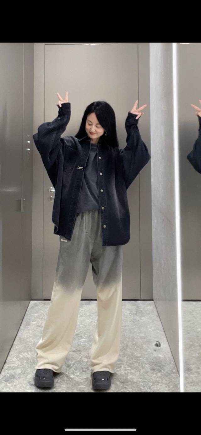 k15# 同步We11Done官网24Ss秋季新款个性创意水洗渐变休闲阔腿卫衣裤 高版本 高克重双纱精梳棉面料 颜色 杏色 黑色 码数 S M L