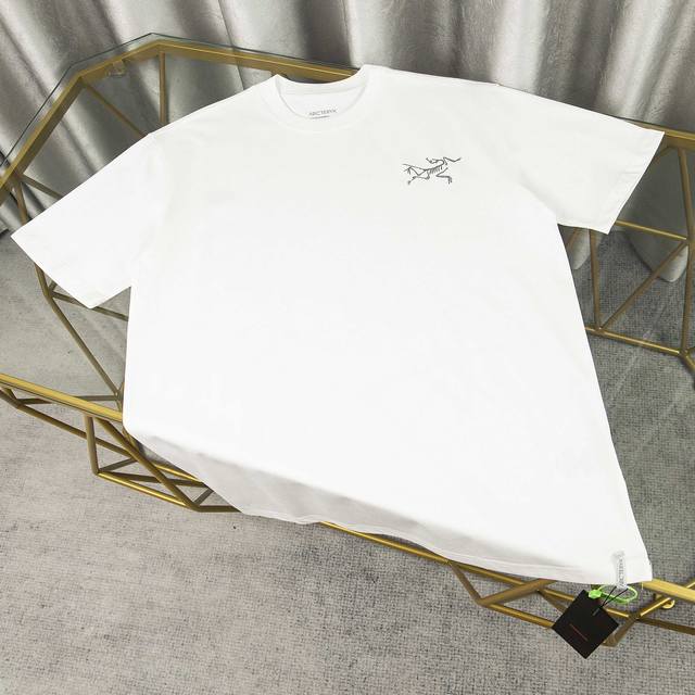 Ayc Teryx 始祖鸟] 2025Fw短袖T恤 前面鸟标后面大Logo高级印花 高端32S双纱280克面料 重磅面料 定制拉架罗纹同缸同染 三标齐全 男女同