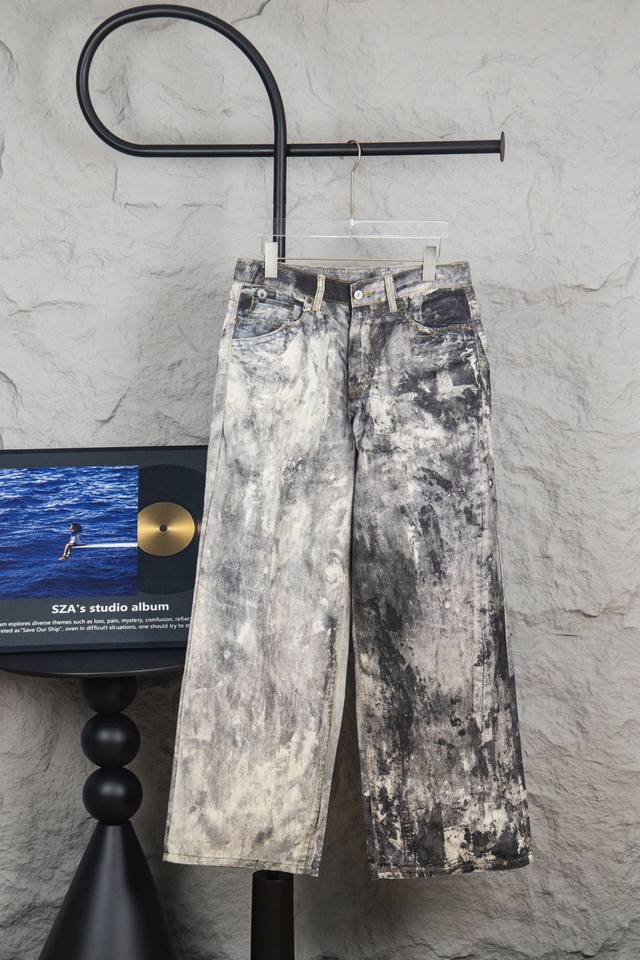 款号 M122 Acne Studios Fw23 丹宁系列 低腰阔腿宽松纽扣舒适牛仔裤1981M 冷灰色男女同款 磨毛无弹面料 才能出得来3D的效果 难点是前