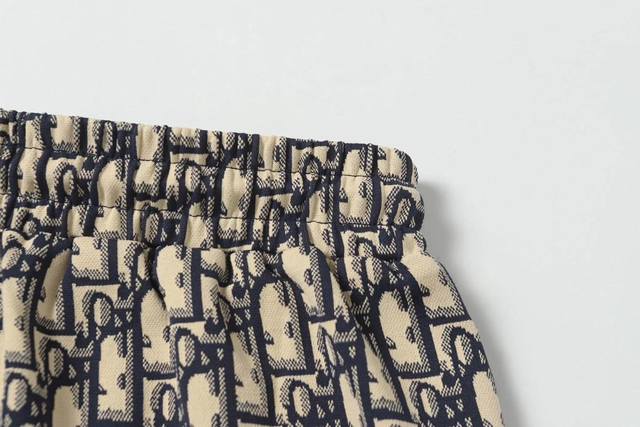 5805款 新款 迪奥 春夏季新款休闲高品质 针织提花短裤 超高端品质数码印花 双压边工艺制作而成 原版复刻 整体提花最新字母联盟Logo图案设计 针织面料硬挺